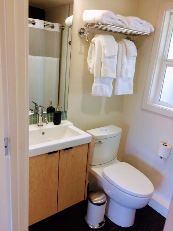 Heliotrope Hotel image 10