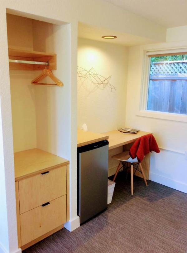 Heliotrope Hotel image 17