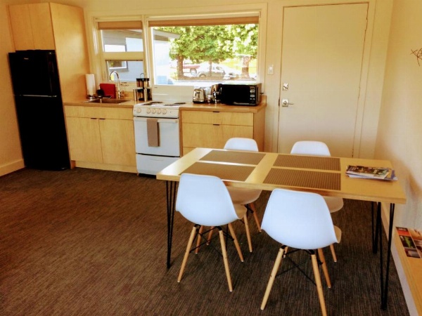 Heliotrope Hotel image 35