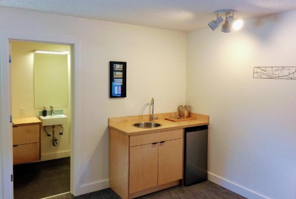 Heliotrope Hotel image 45