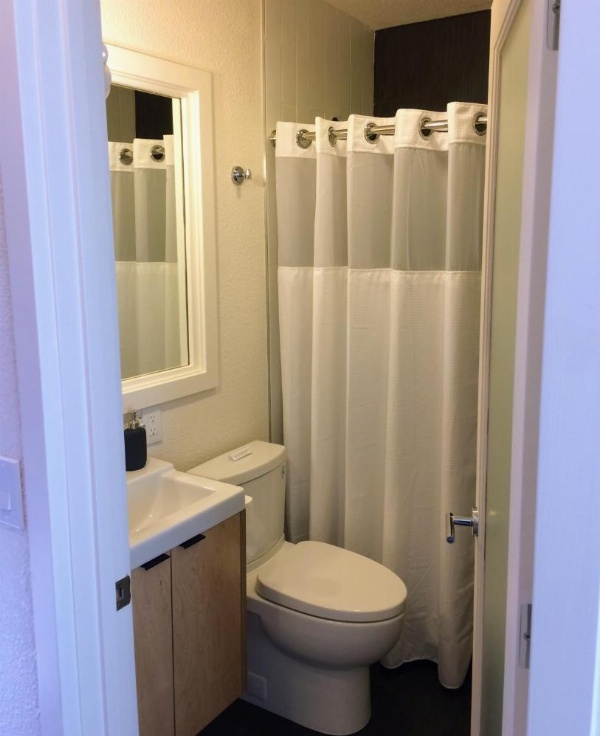 Heliotrope Hotel image 52