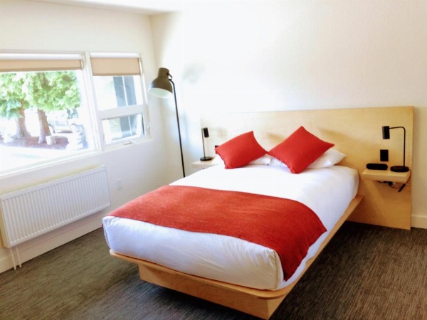 Heliotrope Hotel image 59