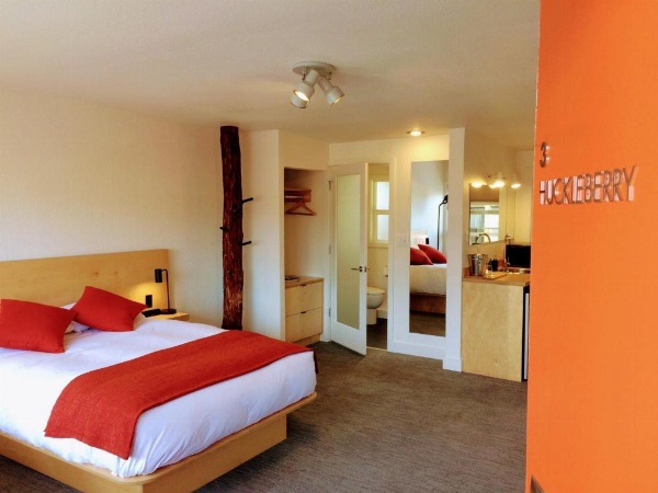 Heliotrope Hotel image 6